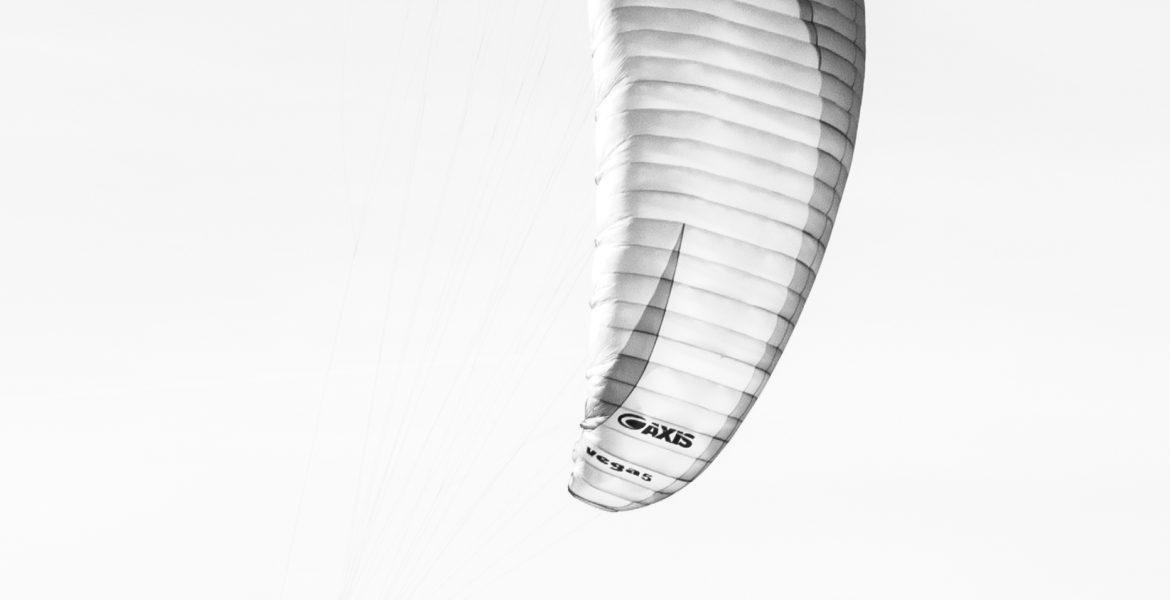 Paragliding at Nazaré