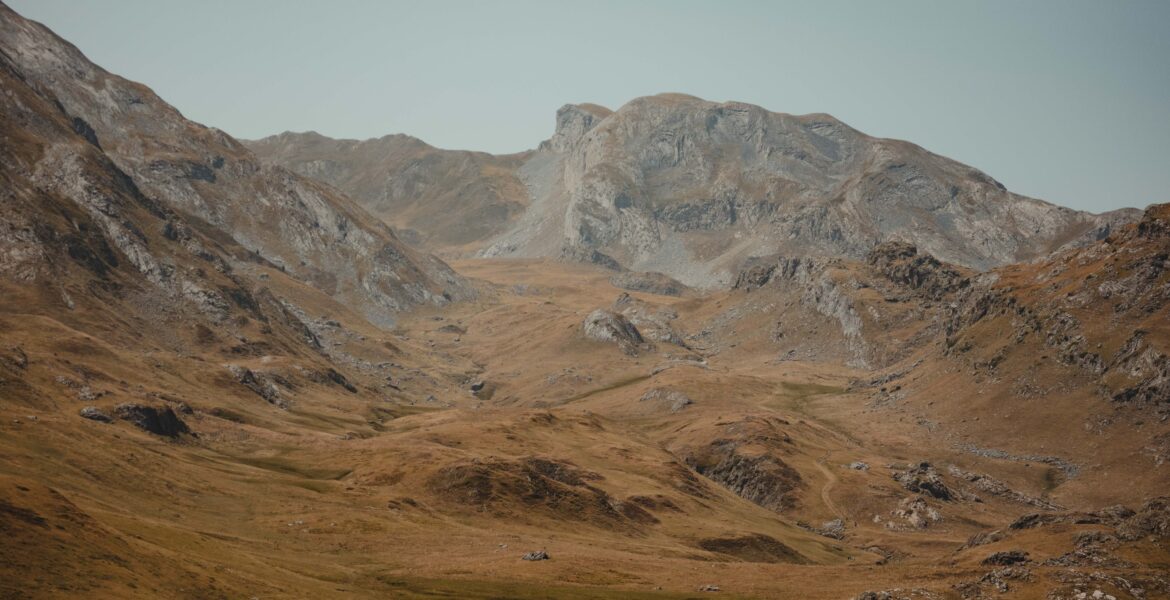 expedition-pyrenees-missroofless