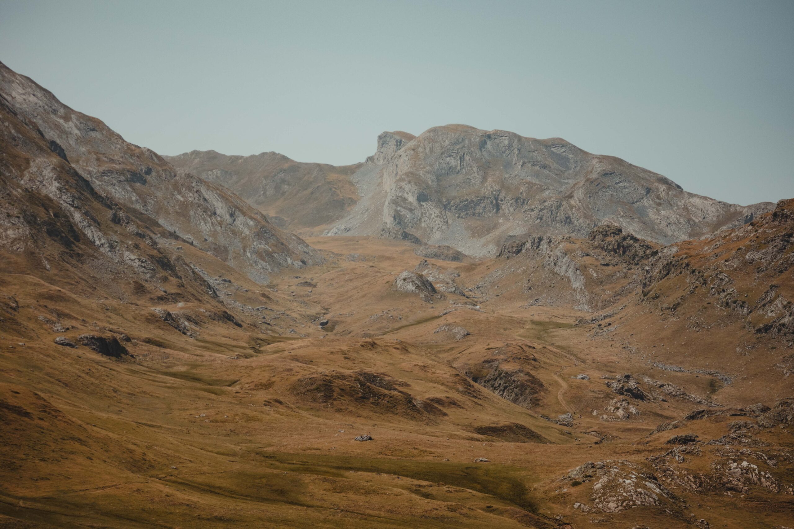 expedition-pyrenees-missroofless