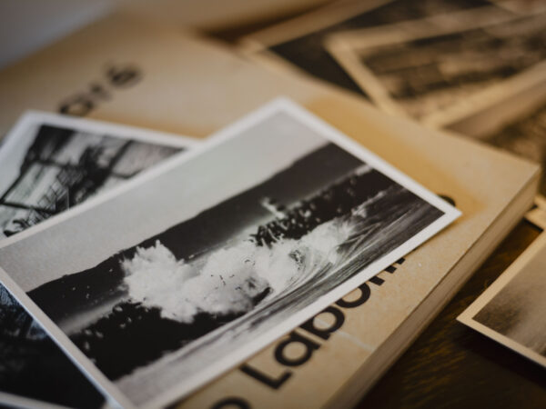 12nazare_postcards_missroofless