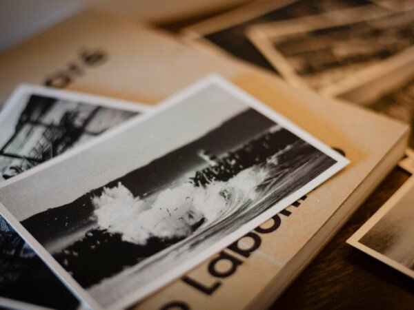 12nazare_postcards_missroofless