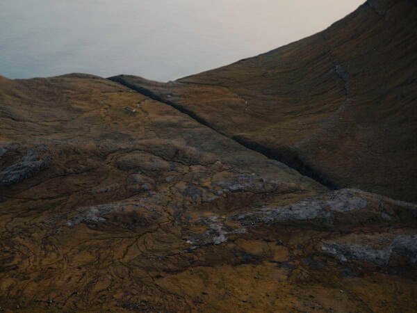 volcanic_veins_print_missroofless