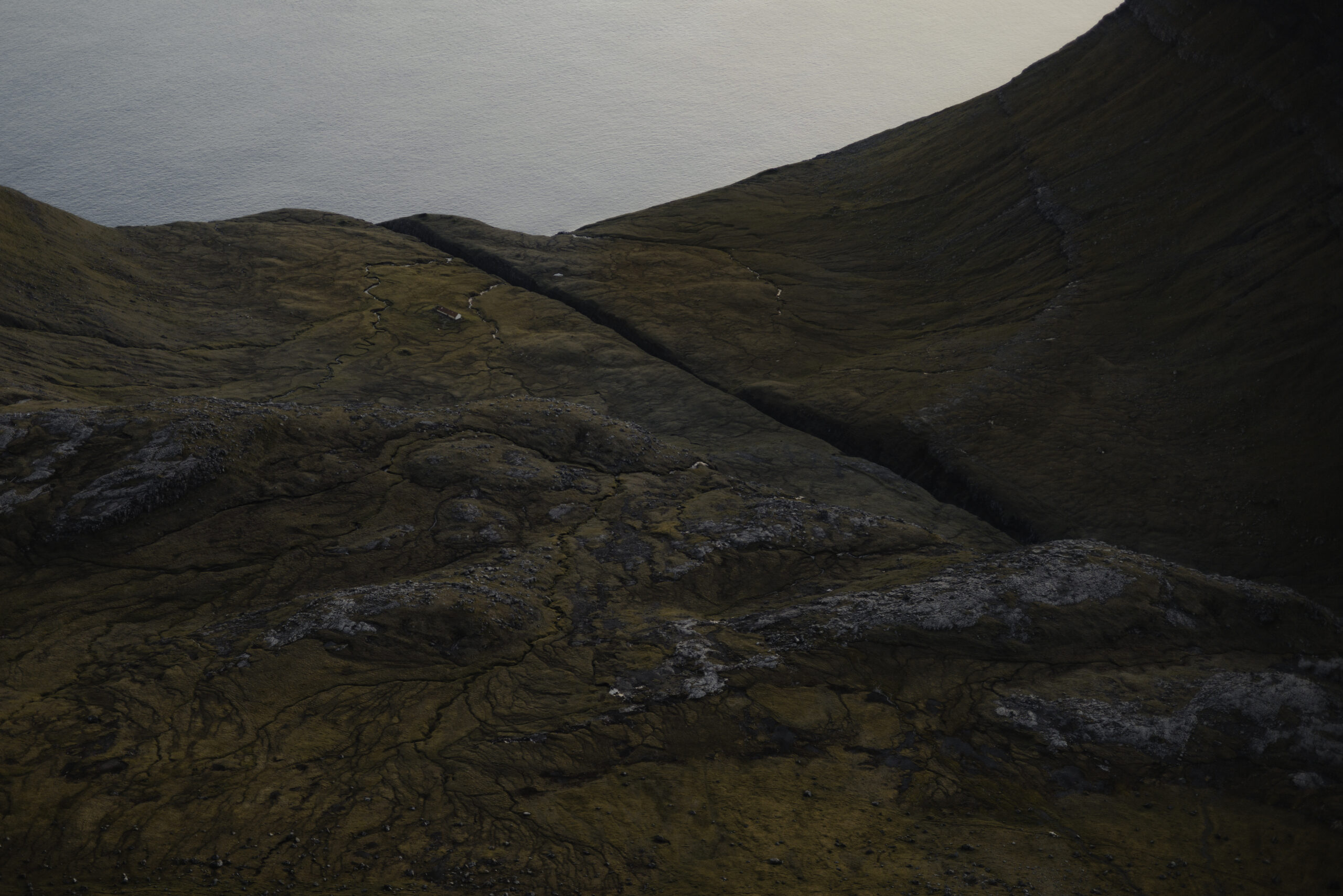 volcanic_veins_print_missroofless